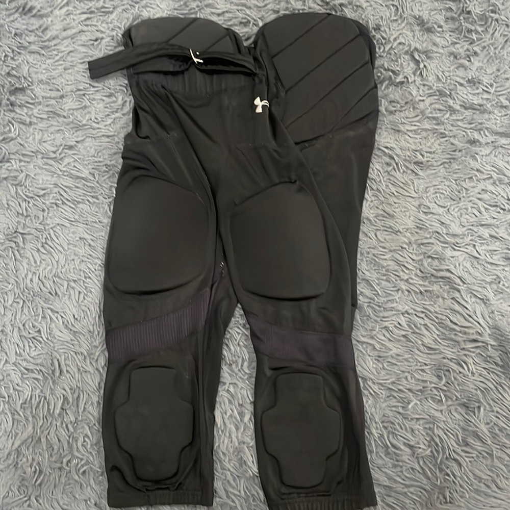 Under armor football gurdle with knee pads